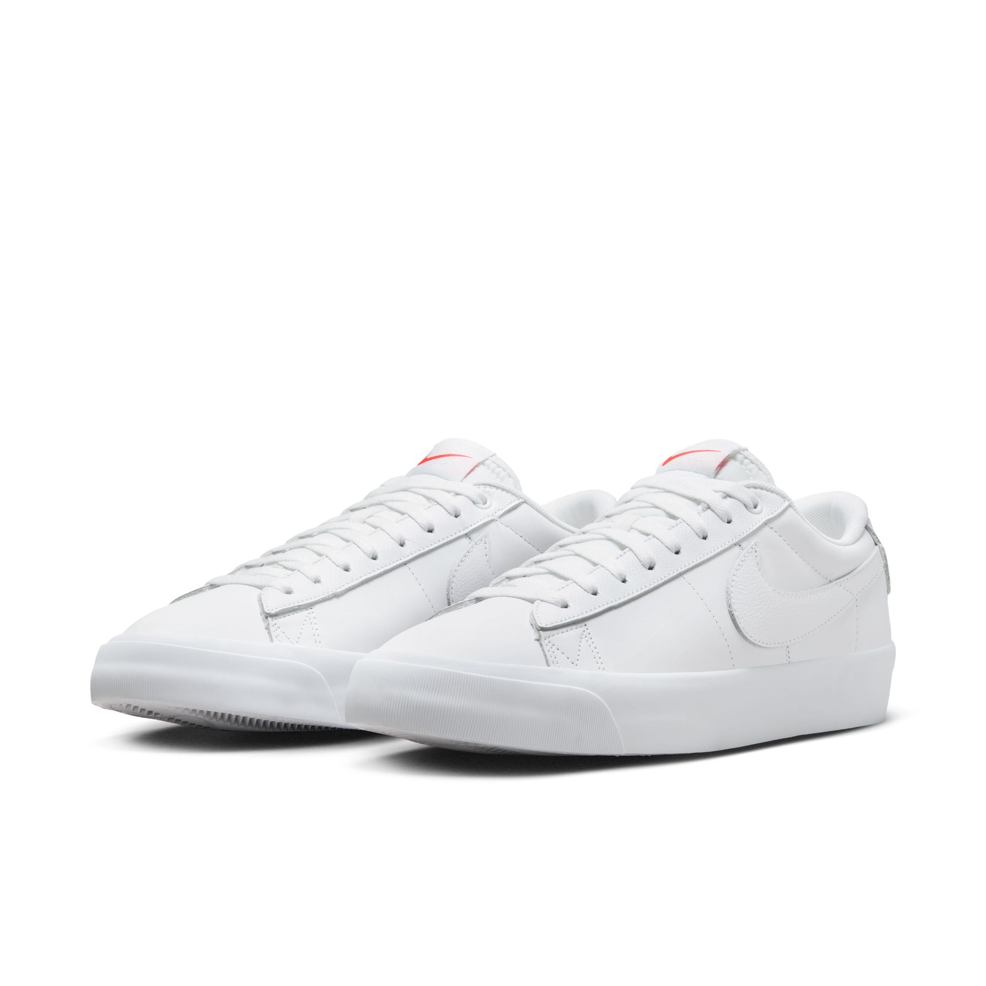 NIKE - BLAZER LOW PRO ISO - BLANCO