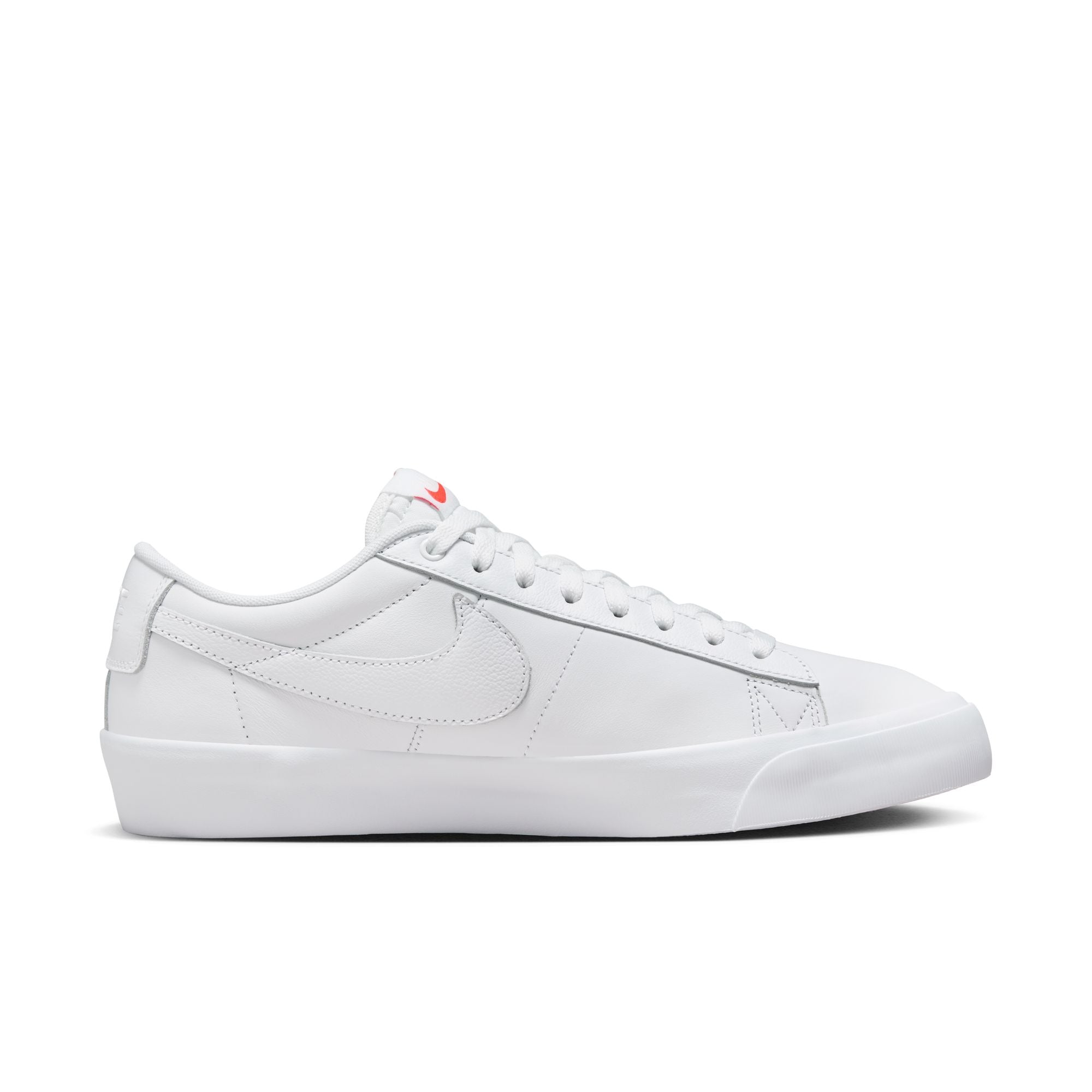 NIKE - BLAZER LOW PRO ISO - BLANCO