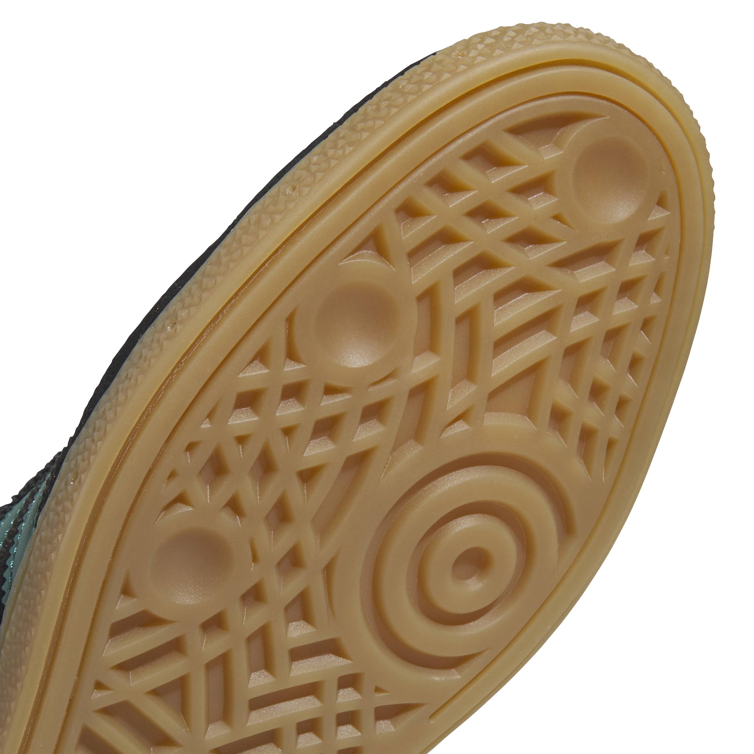 ADIDAS - BUSENITZ - BLACK UNIVERSITY