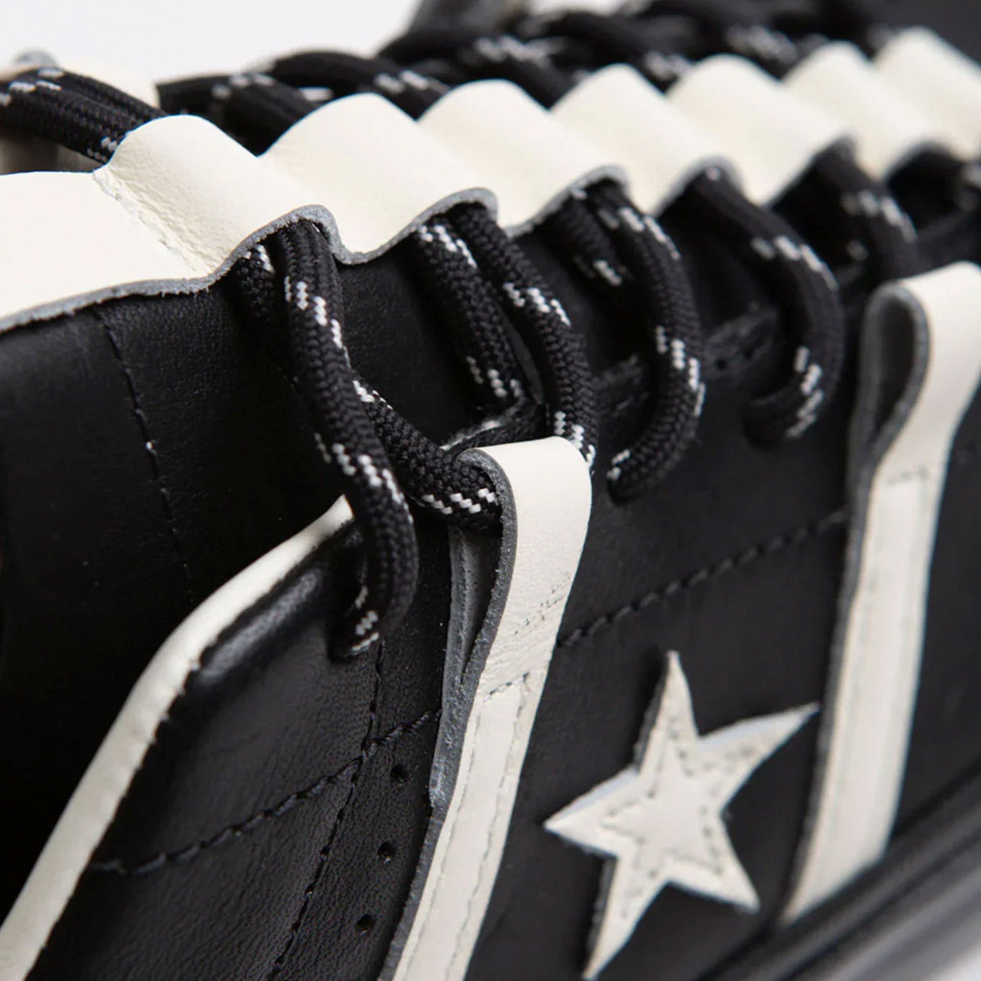 CONVERSE - ONE STARS JAIME - NEGRO