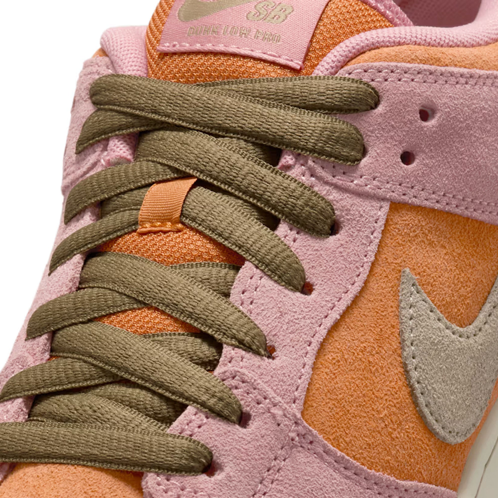 NIKE SB - Dunk Low Red Stardust