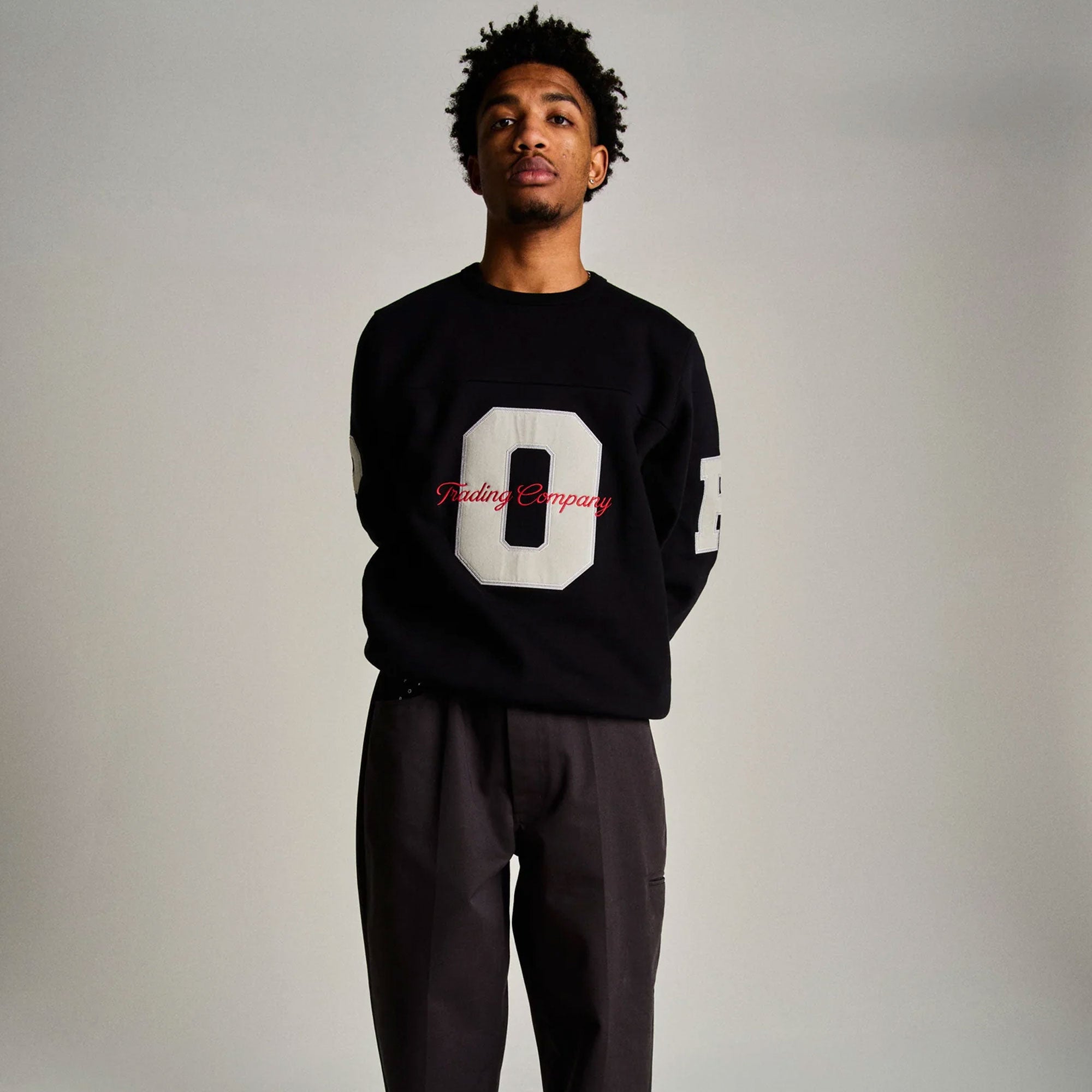 POP TRADING COMPANY - COLLEGE CREWNECK SWEAT - BLACK