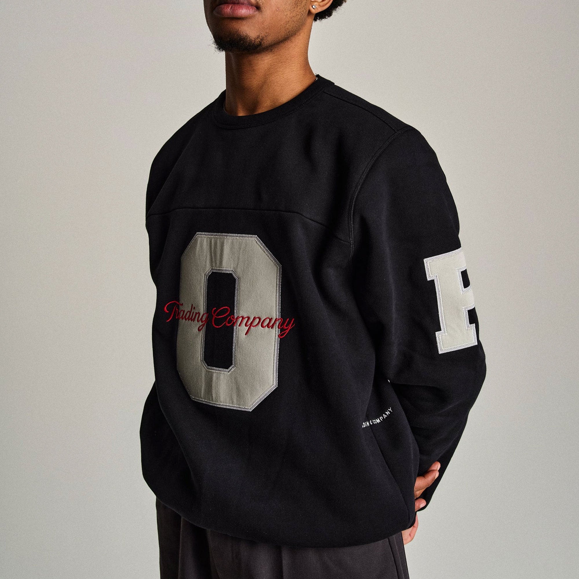 POP TRADING COMPANY - COLLEGE CREWNECK SWEAT - BLACK