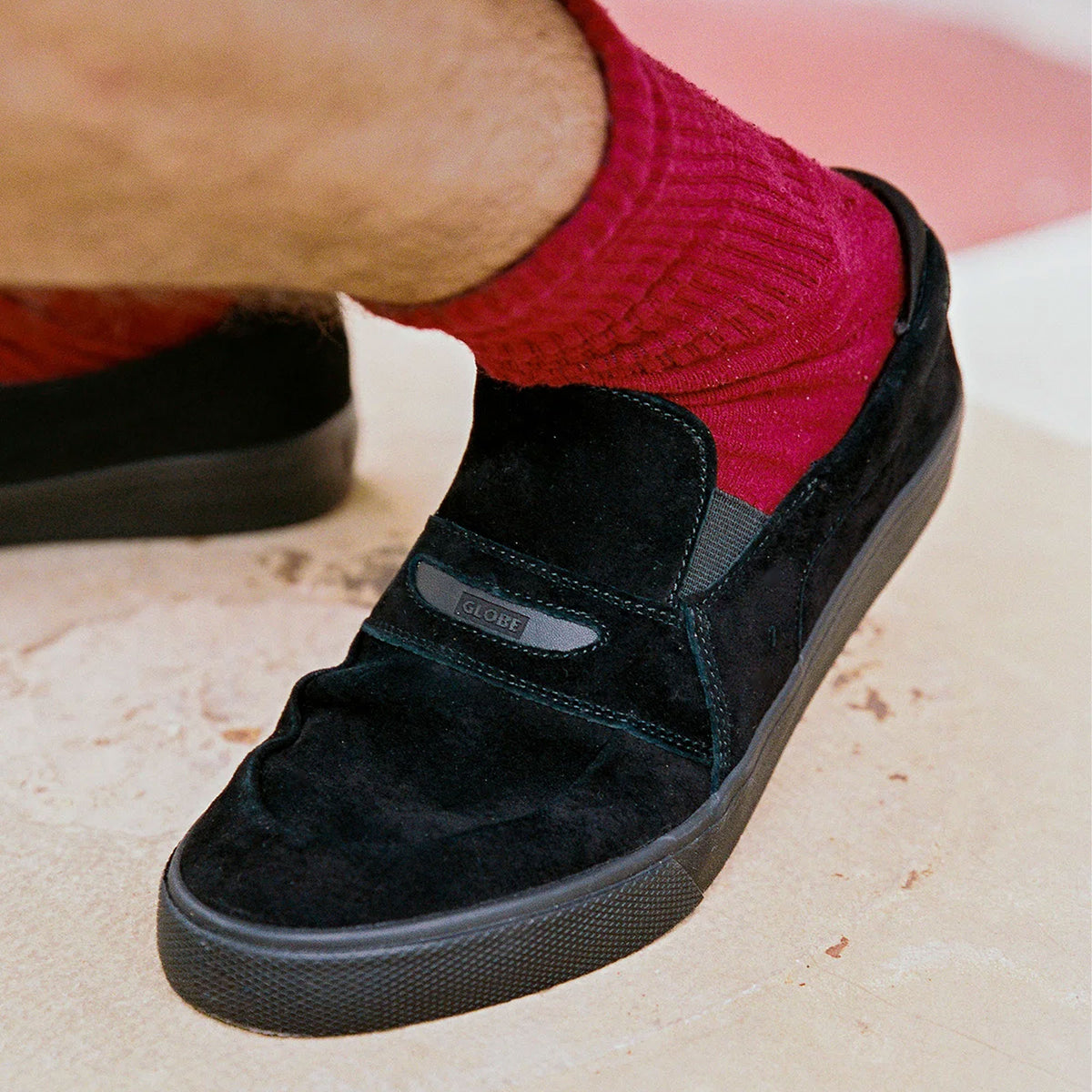 GLOBE - Liaizon - Black Suede