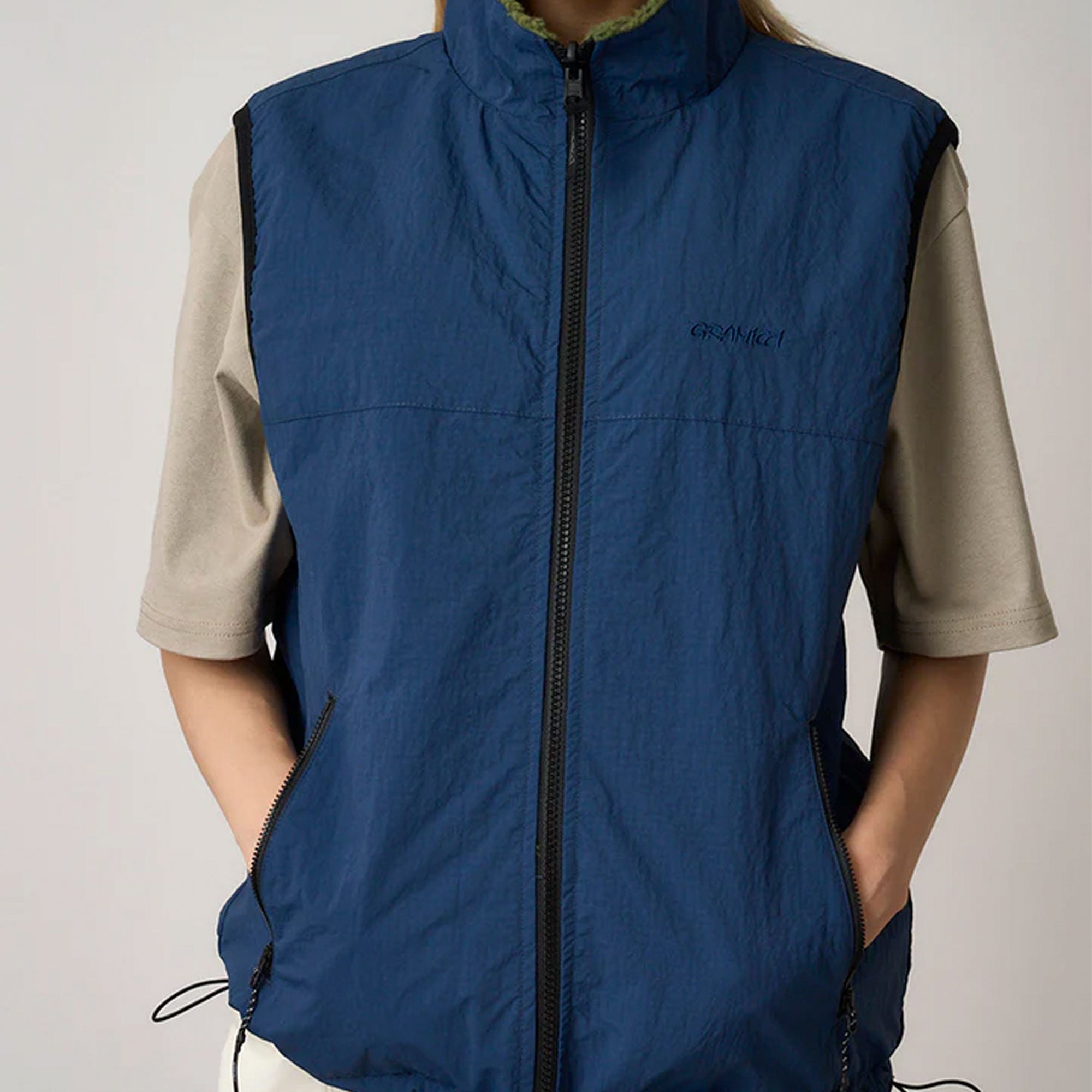 GRAMICCI - Reversible Sherpa Vest - DUSTY/NAVY
